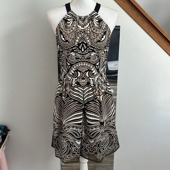 BCBGMaxazria dress with pockets - Picture 3 of 11